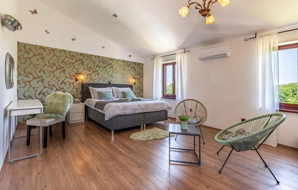 Stunning Home in Loborika With Wifi and 6 Bedrooms