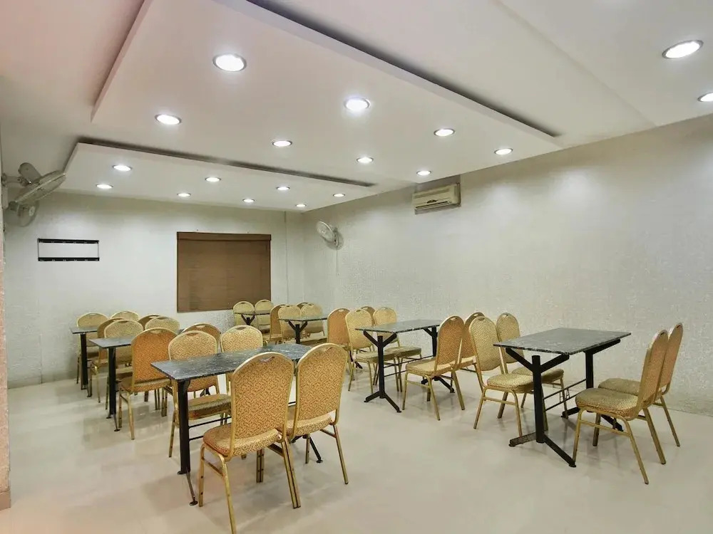 Hotel Amshi International