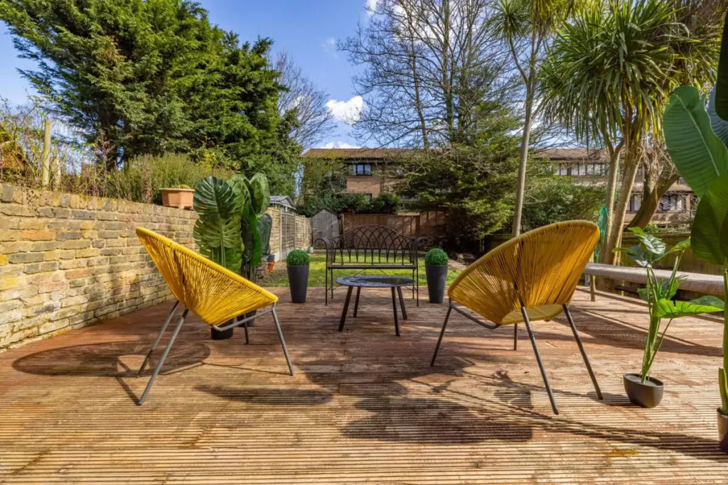 The West Hampstead Wonder  - Stunning 2BDR with Study Room and Garden