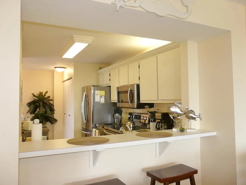 Condo With Pool, View of Clam Bay and Walk to Beach