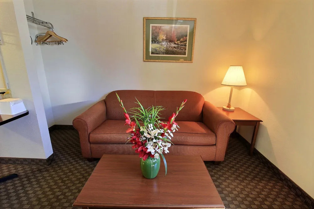 InTown Suites Extended Stay Newport News VA - I-64