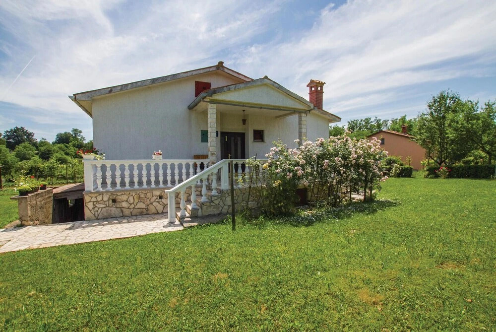 Stunning Home in Nedescina With Wifi and 3 Bedrooms