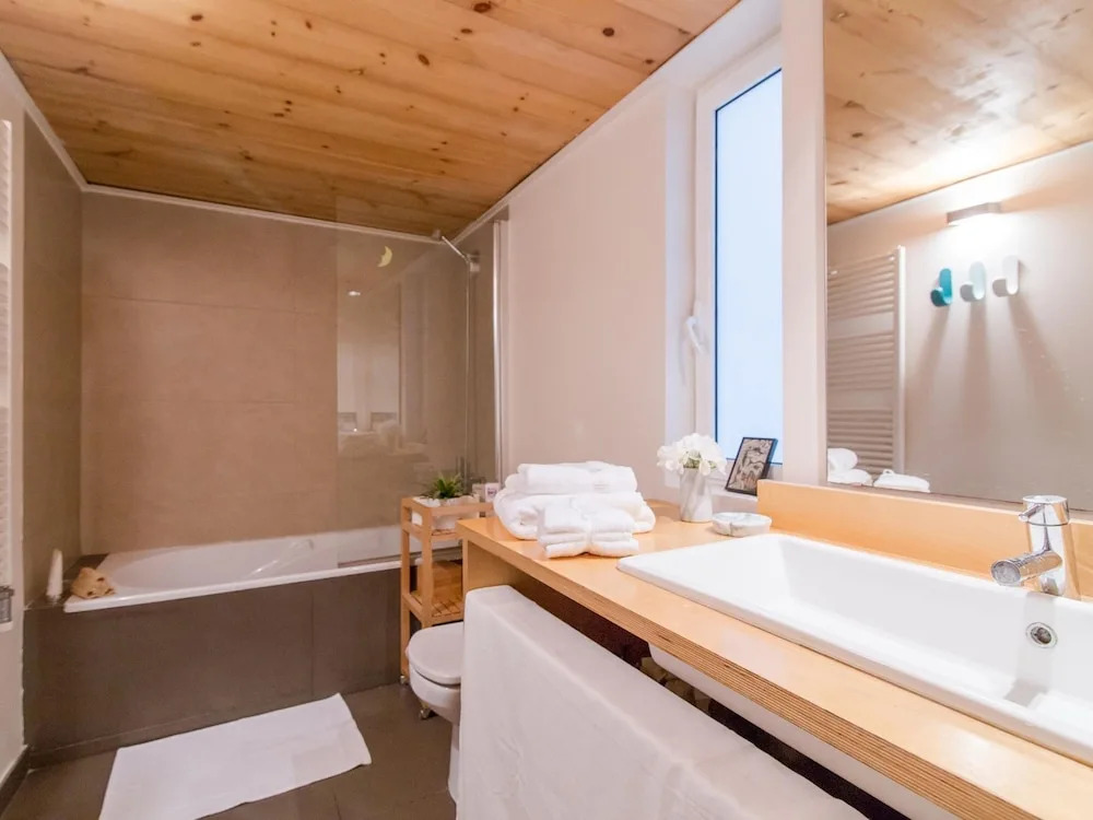 Designer s Three Bedroom Apartment With Terrace