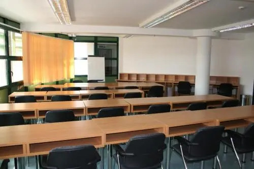 Uni-Hotel Dikotthon