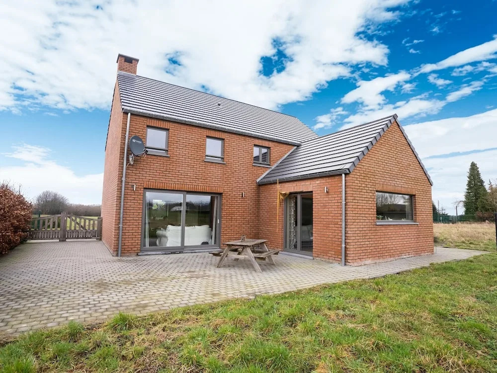 Charming Holiday Home in Seloignes with Garden