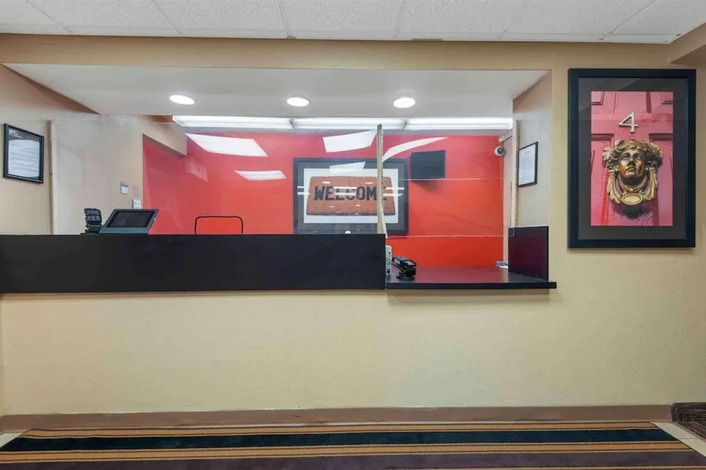 Studio 6 Corporate Extended Stay Buffalo Amherst NY