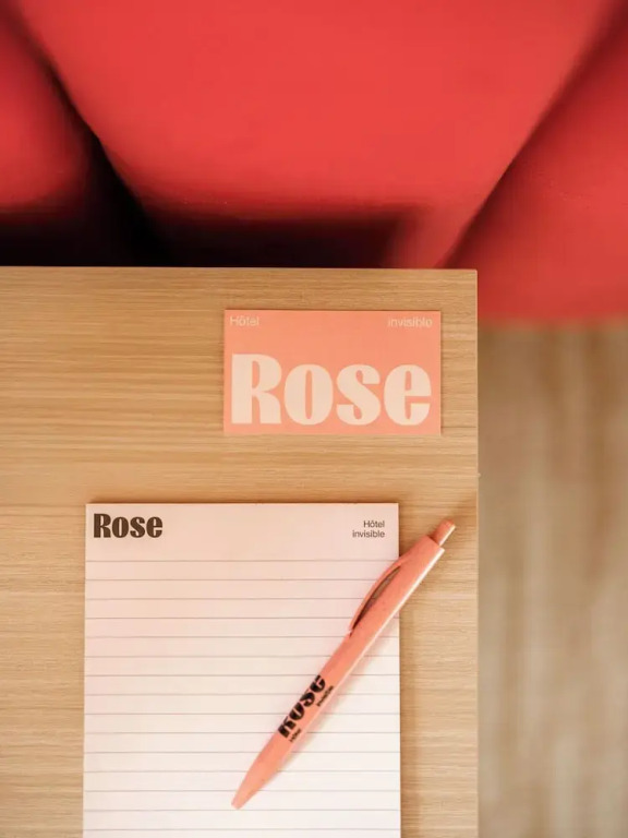 Rose Hôtel Invisible