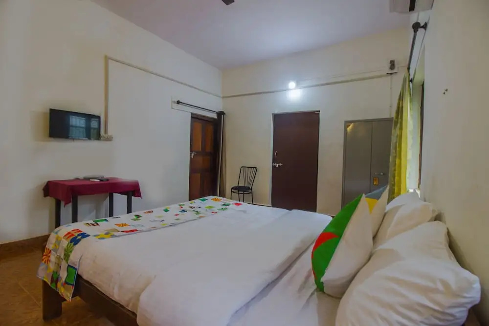 OYO 16070 Home Decent Studio Anjuna
