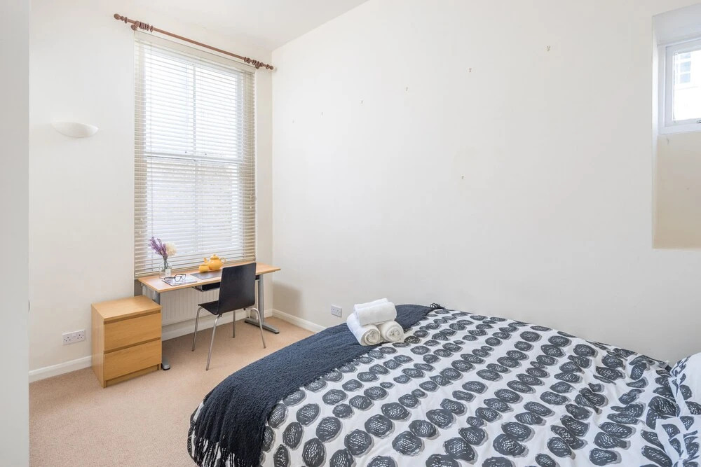 JOIVY Charming 1 Bed Flat, Sleeps 4