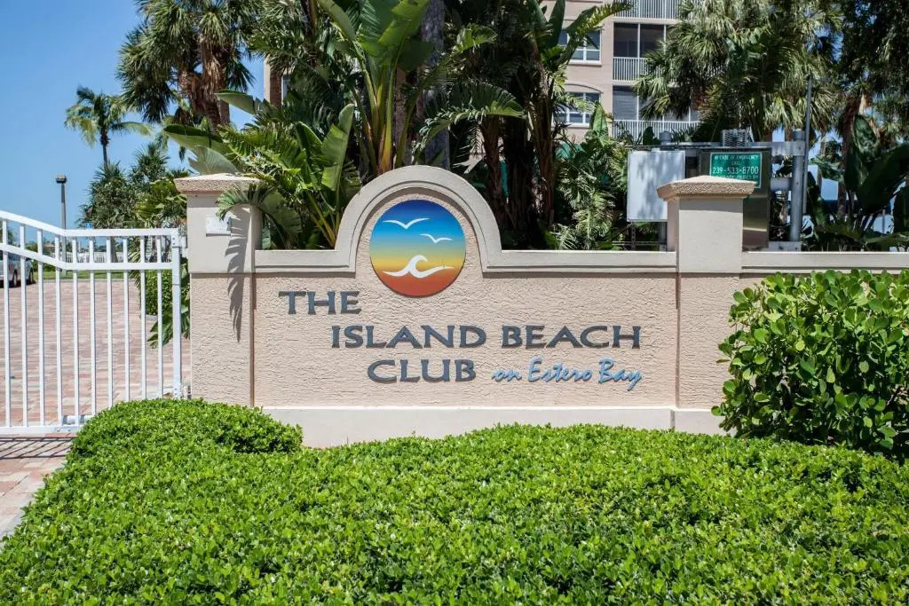 Island Beach Club 304, 2 Bedrooms, Pool, Elevator, WiFi, Sleeps 6, Bay view