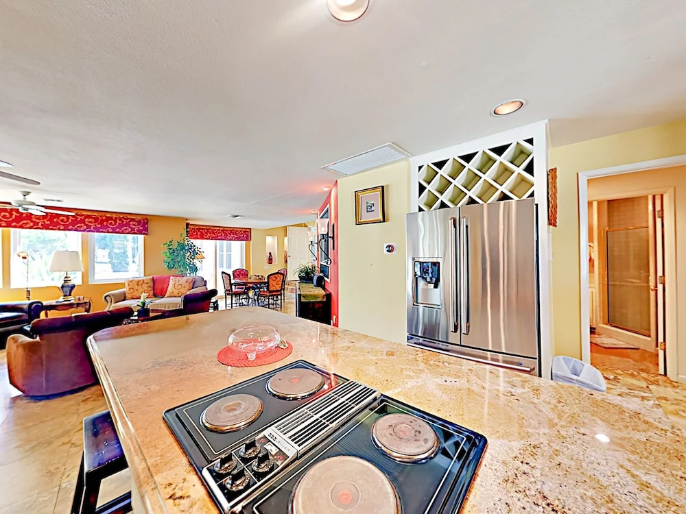 Classic Mid-Century Deanza Home Home