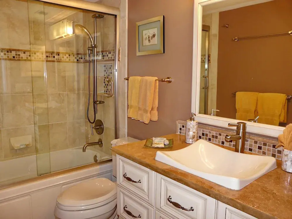 Beachfront Condo With Sw-facing Balcony and Pool