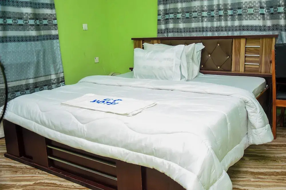 Global Hotel