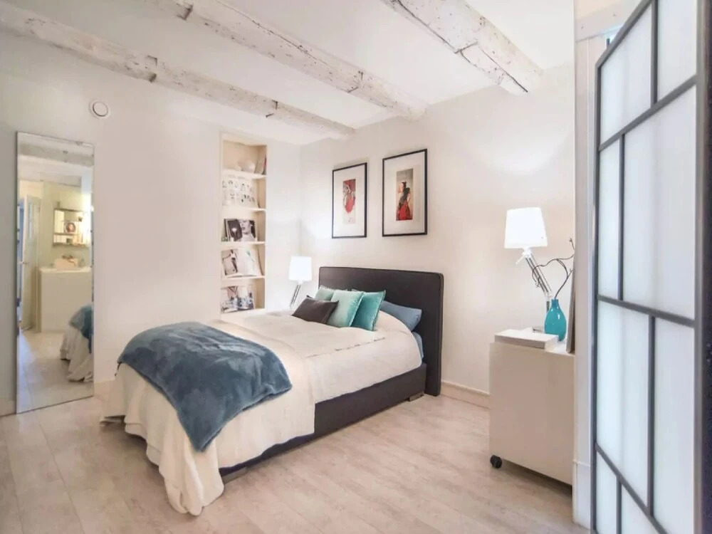 Boutique studio with amazing location