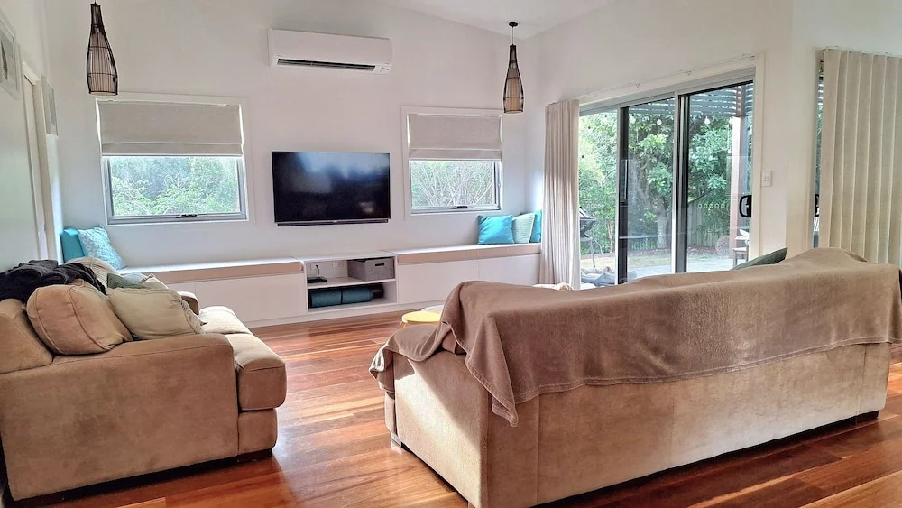 Coastal Home just 300m from the Beach