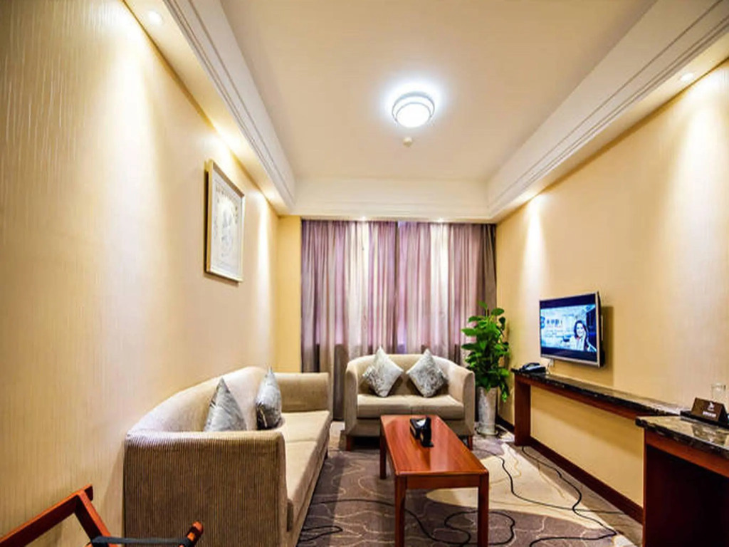 GreenTree Eastern Yichang Jindongshan Hotel