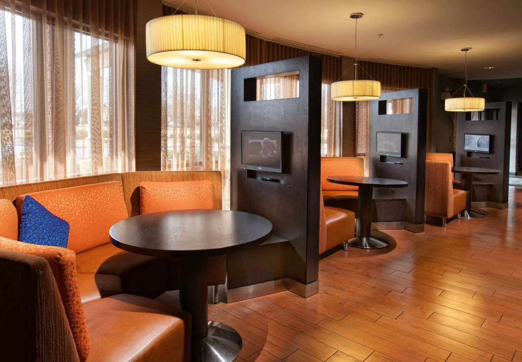 Courtyard by Marriott Fayetteville