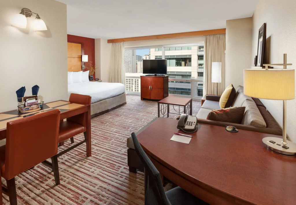 Residence Inn by Marriott Chicago Downtown/River North