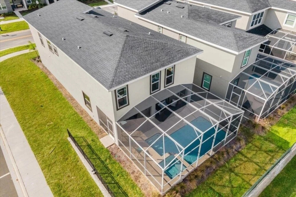 6 Bedroomss/ Champions Gate Home by RedAwning