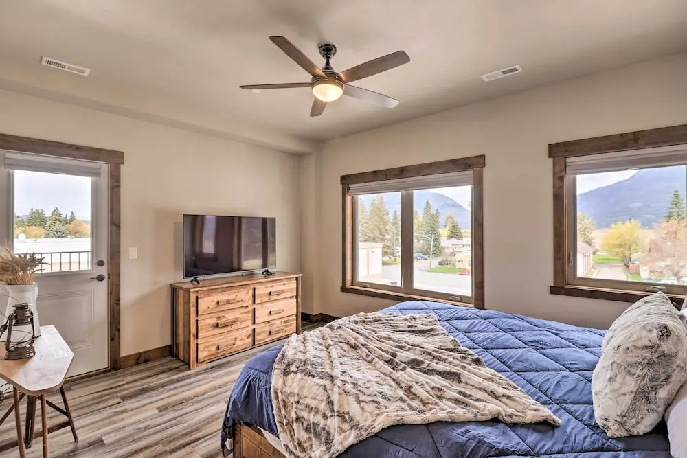 Cozy Columbia Falls Condo w/ Private Balcony!