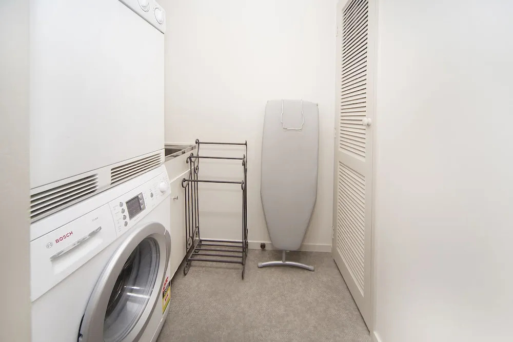 QV Quiet & light filled Townhouse - 456