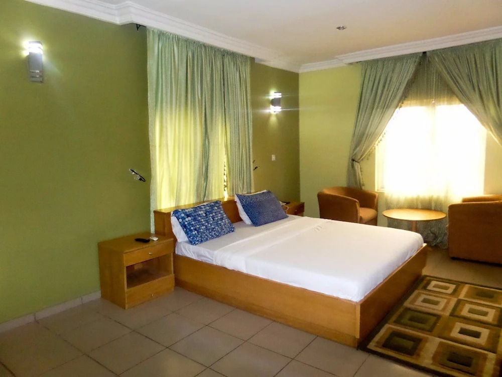 Junbic Apartment and Suites
