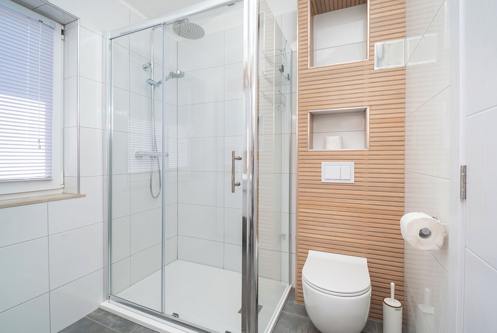 Apartments and Rooms Mladen