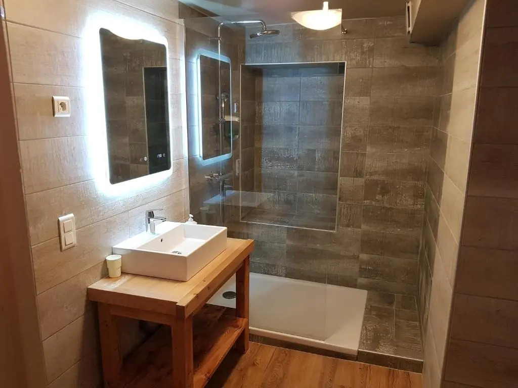 La Girandole Chambre dhôtes et Location dappartement