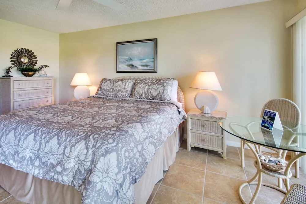 Lands End 304 Building 4 Lots of Updates/amazing Water View!