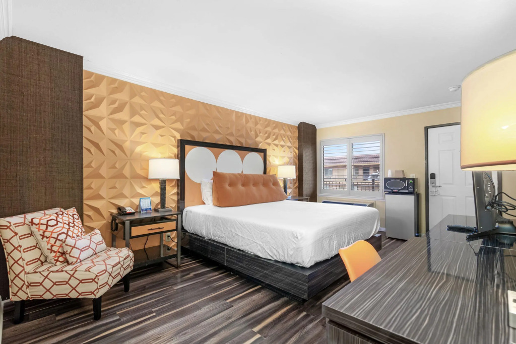 Santa Clarita Motel - Near six Flags Magic Mountain - Valencia