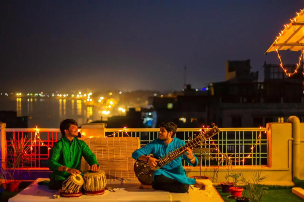 Wander Station Varanasi