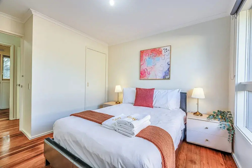 StayAU Newly Modern Comforts 3BRM Home Cranbourne