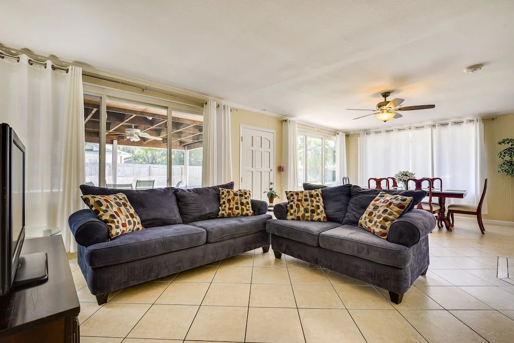Bradenton Rental w/ Fenced Yard, Covered Patio!