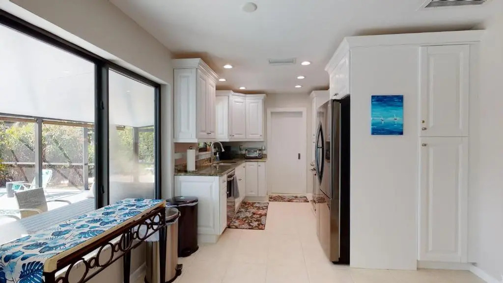 2 Bed Waterfront House I Minutes Away From The Beach
