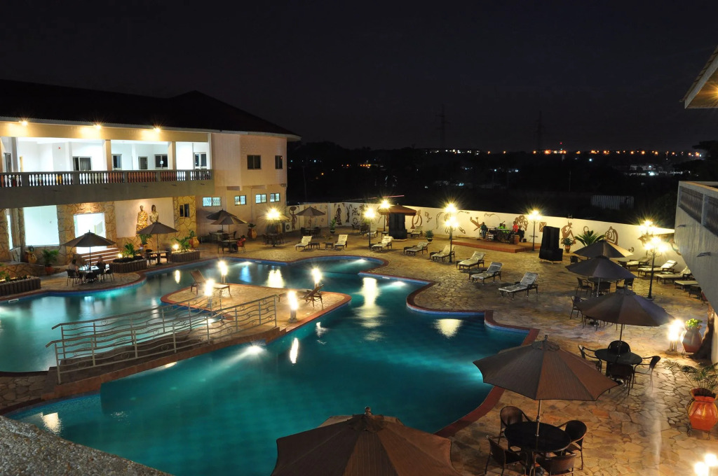 Mensvic Grand Hotel