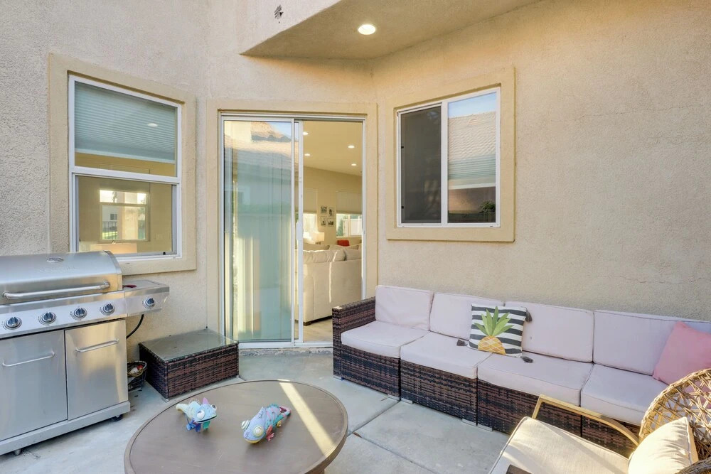 2 Mi to Coachella Grounds: Home w/ Fire Pit
