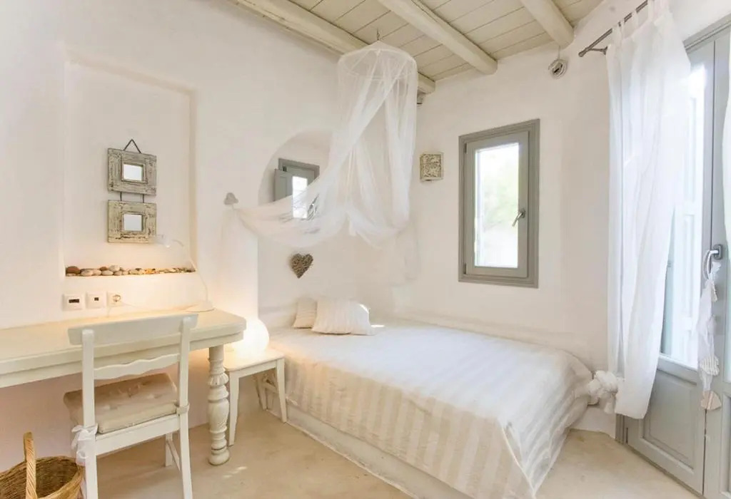 4-bedroom Cycladic Villa with Seaview