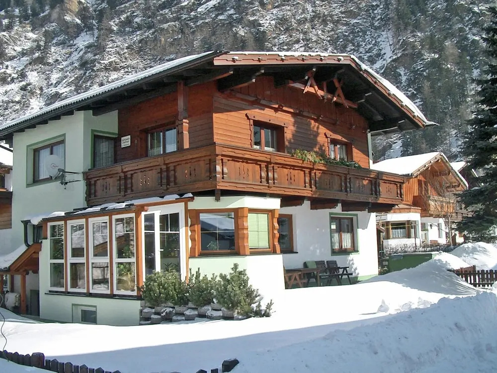 Apartment in Ski Paradise near Trails