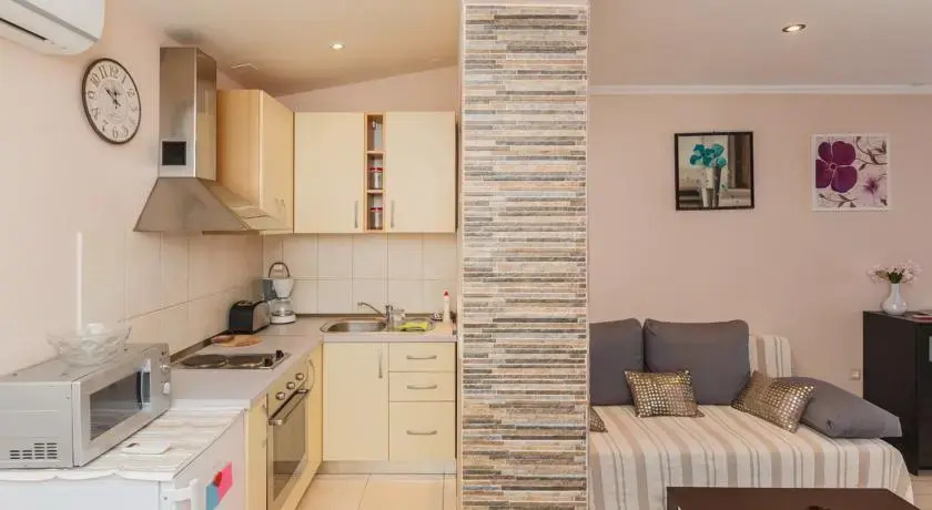 Studio Apartment La Luna