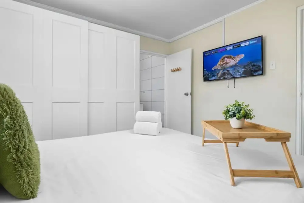 Lovely 3br2ba w Wifi Parking in Central Location