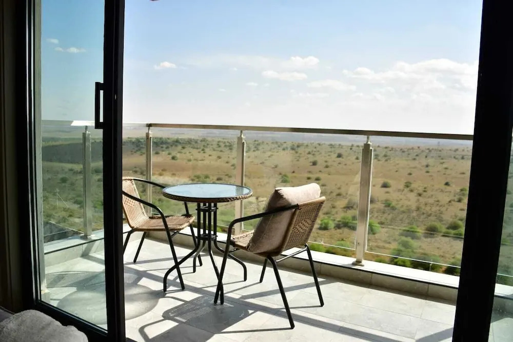 Elegant Comfy 3 Bedroom Apartment