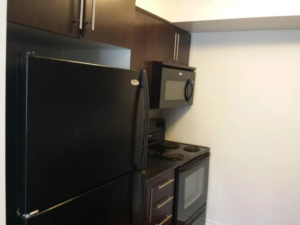 2 Bedroom 1 Bathroom Prime Location in Mississauga