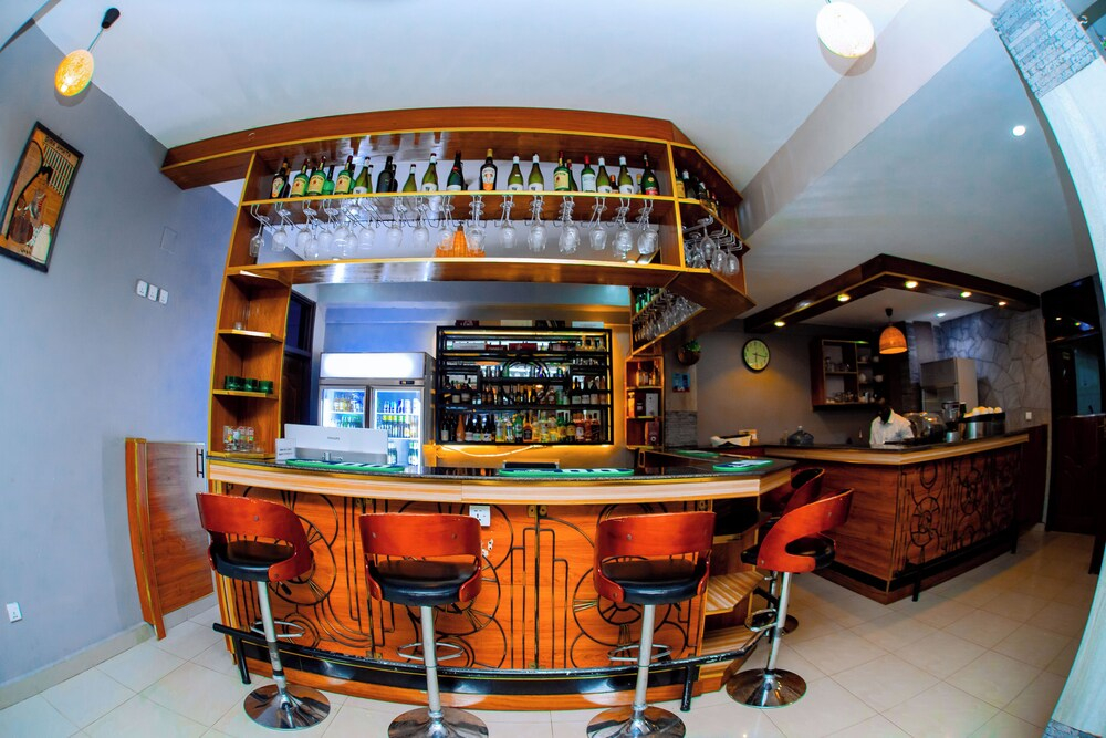 Shaste City Hotel