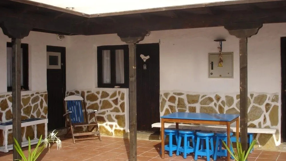 Pura Vida - Ventanas De Lanzarote