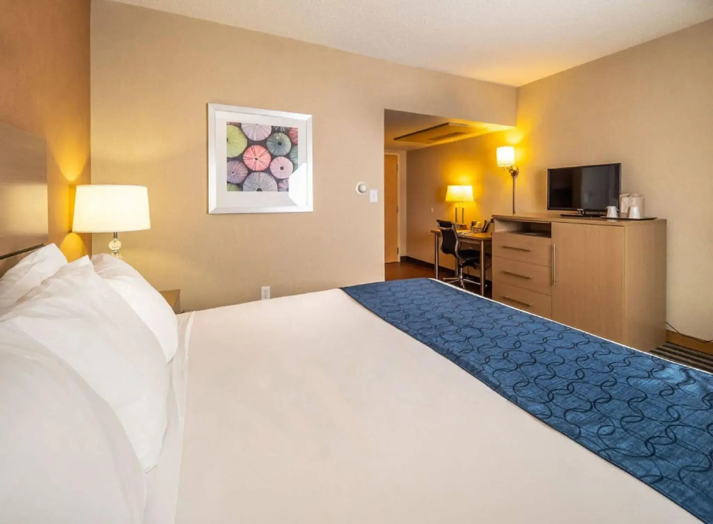 Atlantic Sands Hotel & Conference Center