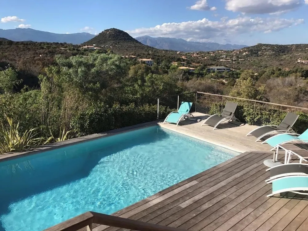 Villa Santa Giulia, vue panoramique sur la mer, 900m de la plage
