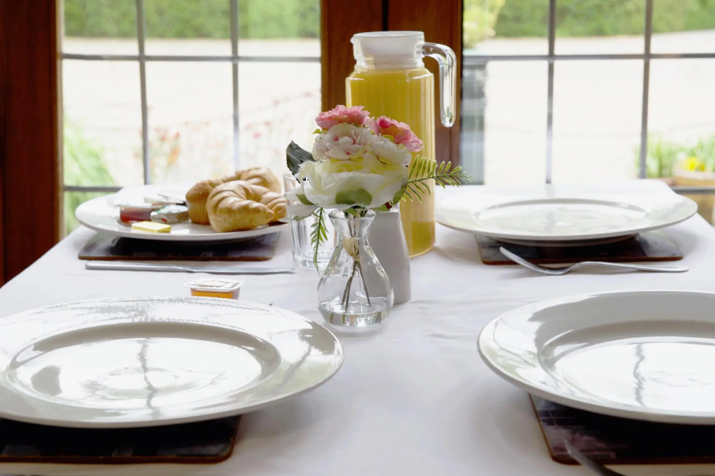 Little Foxes Hotel & Gatwick Airport Parking