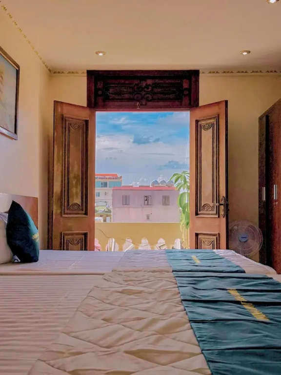 Sky 2 Hotel