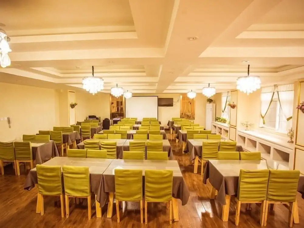 GreenTree Inn Xi'an Greater Wild Goose Pagoda Furong Garden Sleepless City Business Hotel