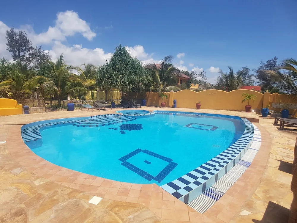 Queen of Sheba Beach Lodge